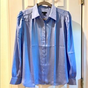 NWT Ann Taylor button up blouse. Blue, size MP